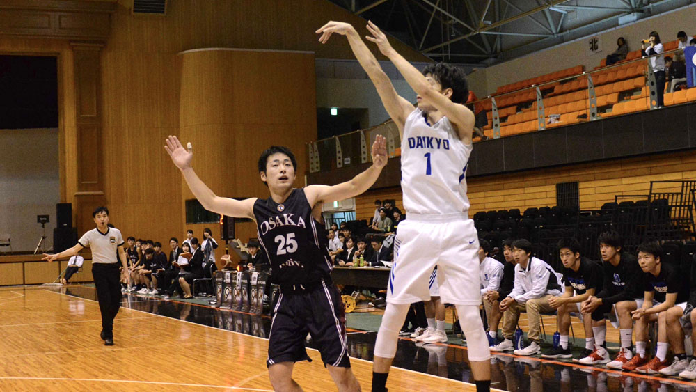 パーソナルトレーナーの戸田 真次